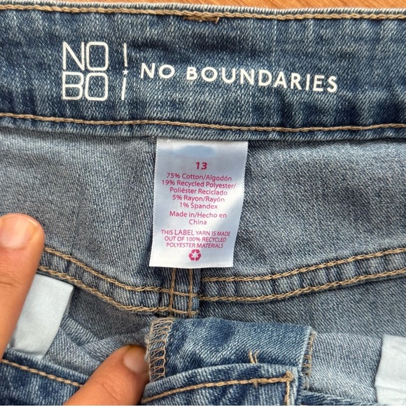 Lot Of 2 No Boundaries Juniors High Rise Mom Jeans Size 13 | 27" Inseam NWT - Picture 3 of 16